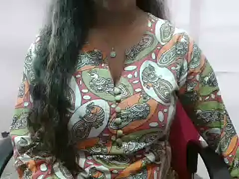 Snapshot of LovingPihu chatting on 03-21-25, 12:06 LovingPihu online show from 03-21-25, 12:06