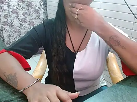 Snapshot of LovingPihu chatting on 09-09-25, 06:02 LovingPihu online show from 09-09-25, 06:02