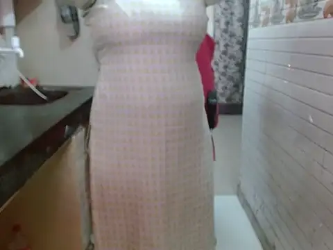 Snapshot of LovingPihu chatting on 10-10-25, 05:17 LovingPihu online show from 10-10-25, 05:17