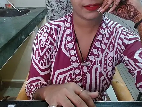 Snapshot of LovingPihu chatting on 10-15-25, 05:18 LovingPihu online show from 10-15-25, 05:18