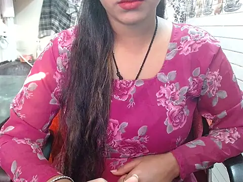 Snapshot of LovingPihu chatting on 11-14-25, 06:01 LovingPihu online show from 11-14-25, 06:01