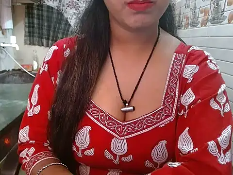 Snapshot of LovingPihu chatting on 11-18-25, 06:18 LovingPihu online show from 11-18-25, 06:18