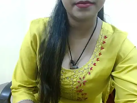Snapshot of LovingPihu chatting on 12-05-25, 06:11 LovingPihu online show from 12-05-25, 06:11