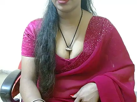 Snapshot of LovingPihu chatting on 12-14-25, 05:35 LovingPihu online show from 12-14-25, 05:35