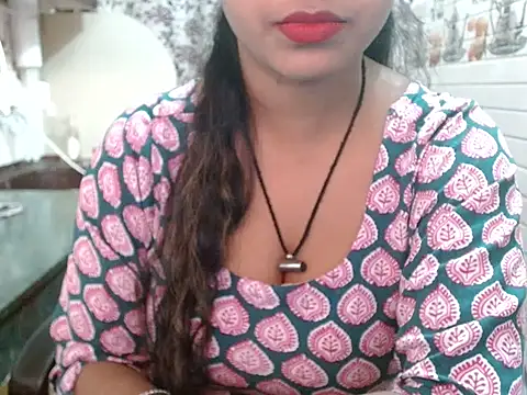 Snapshot of LovingPihu chatting on 12-18-25, 05:46 LovingPihu online show from 12-18-25, 05:46