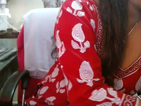 Snapshot of LovingPihu chatting on 01-18-26, 05:44 LovingPihu online show from 01-18-26, 05:44