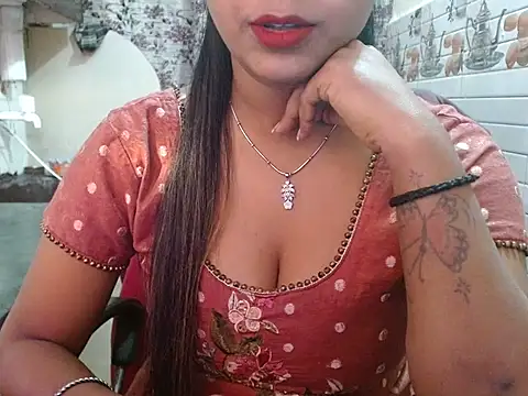 Snapshot of LovingPihu chatting on 02-05-26, 04:28 LovingPihu online show from 02-05-26, 04:28