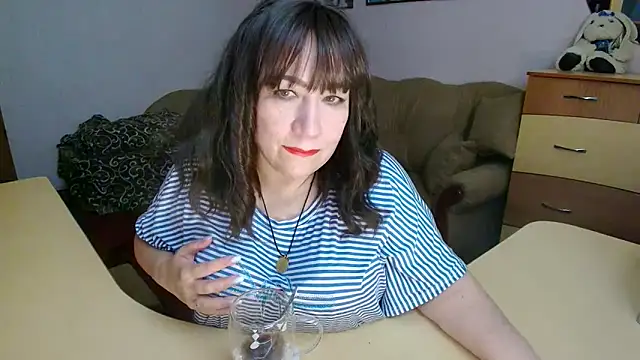 Lucretia Goldi  online show from 02-08-26, 03:04