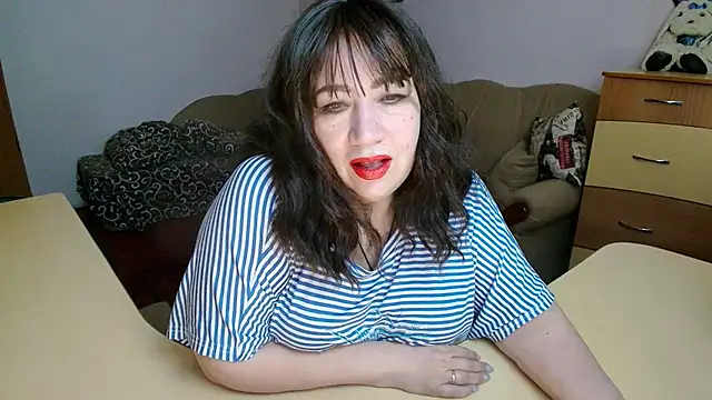 Lucretia Goldi  online show from 02-25-26, 10:52