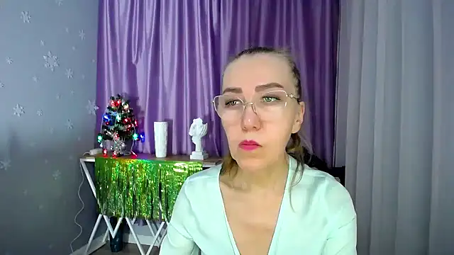 queen a n i online show from 12-17-24, 11:06