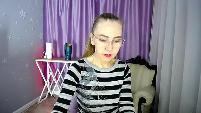 queen a n i online show from 01-30-25, 12:27