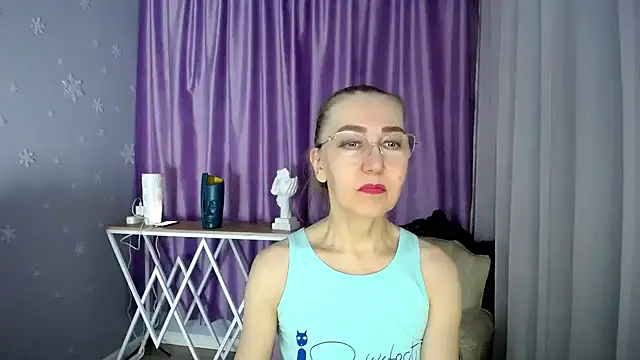 queen a n i online show from 02-02-25, 01:19