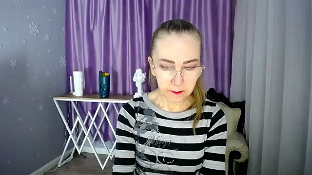 queen a n i online show from 02-22-25, 12:08