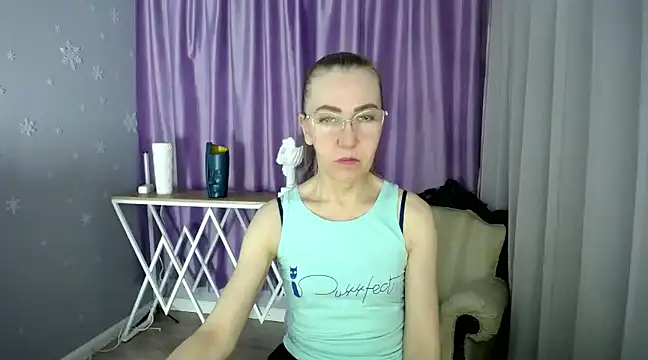 queen a n i online show from 02-28-25, 04:53