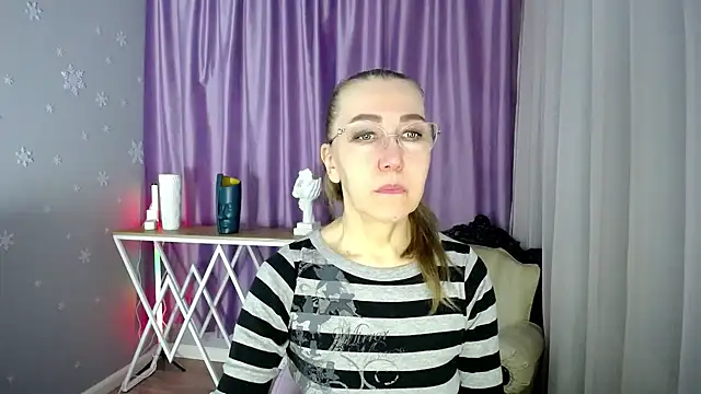 queen a n i online show from 03-06-25, 08:19