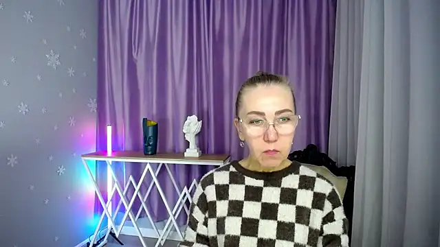 queen a n i online show from 09-14-25, 11:20