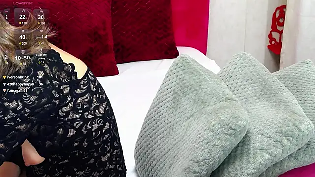 LoraDelNiro online show from 01-09-25, 04:39