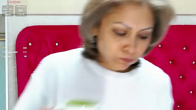 LoraDelNiro online show from 03-07-25, 01:18