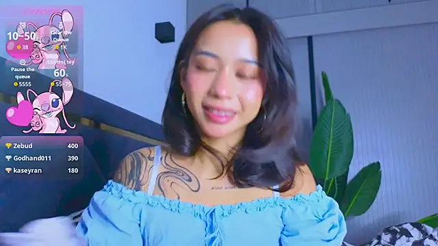 Mia Tin online show from 09-28-25, 04:12