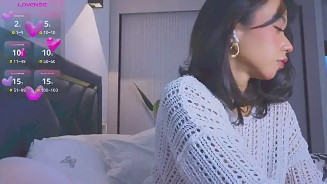 Mia Tin online show from 11-06-25, 01:45