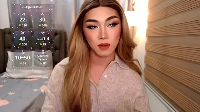 Snapshot of Local_Hoelyx chatting on 12-28-24, 10:36 Local Hoelyx online show from 12-28-24, 10:36