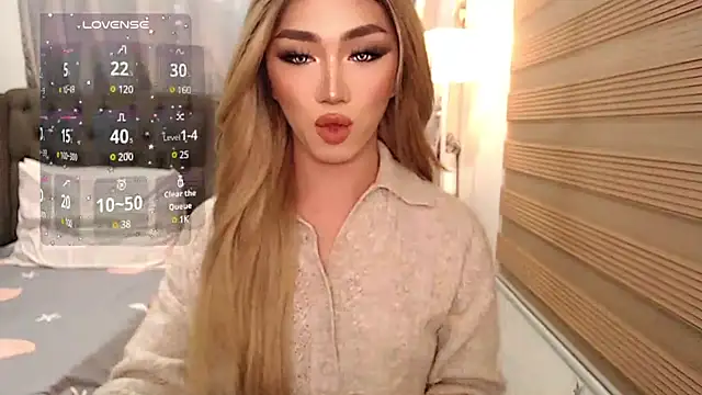 Snapshot of Local_Hoelyx chatting on 12-30-24, 02:19 Local Hoelyx online show from 12-30-24, 02:19