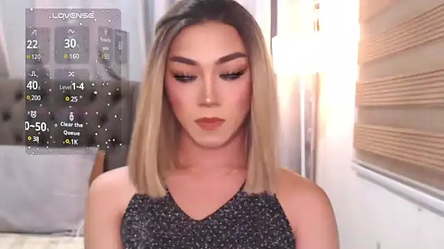 Snapshot of Local_Hoelyx chatting on 01-09-25, 02:40 Local Hoelyx online show from 01-09-25, 02:40