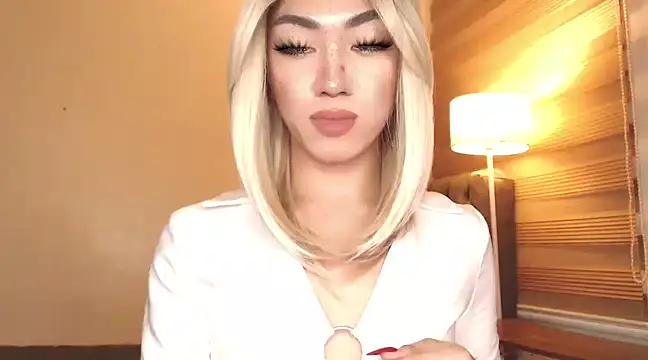 Snapshot of Local_Hoelyx chatting on 02-24-25, 07:33 Local Hoelyx online show from 02-24-25, 07:33