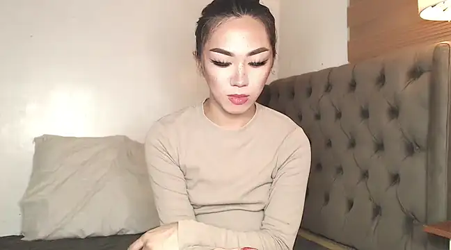 Snapshot of Local_Hoelyx chatting on 02-27-25, 02:54 Local Hoelyx online show from 02-27-25, 02:54