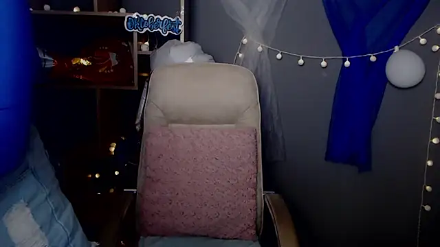 Snapshot of JessikaDaniel chatting on 10-05-25, 06:34 JessikaDaniel online show from 10-05-25, 06:34