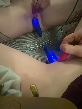 Snapshot of ToysRus24 chatting on 12-15-24, 01:43 ToysRus24 online show from 12-15-24, 01:43