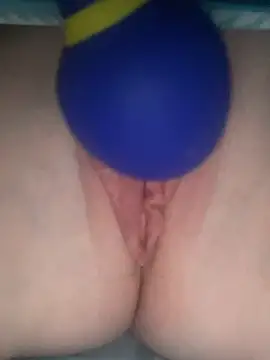 Snapshot of ToysRus24 chatting on 02-13-25, 08:03 ToysRus24 online show from 02-13-25, 08:03