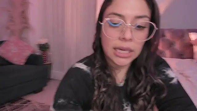 Nicolle W online show from 02-07-25, 02:47