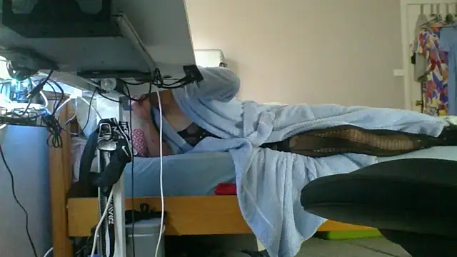 Snapshot of AmateurGuy23 chatting on 01-18-25, 07:58 AmateurGuy23 online show from 01-18-25, 07:58