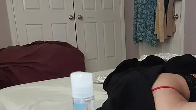 Snapshot of AmateurGuy23 chatting on 10-10-25, 06:07 AmateurGuy23 online show from 10-10-25, 06:07