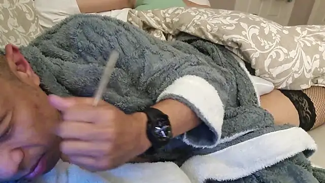 Snapshot of AmateurGuy23 chatting on 10-25-25, 04:57 AmateurGuy23 online show from 10-25-25, 04:57