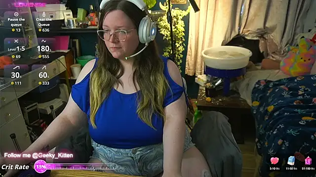 Geeky Kitten online show from 09-12-25, 01:22