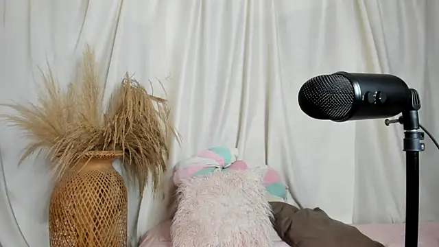 susy angel online show from 09-13-25, 01:11