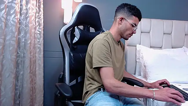 Luis Negreteth online show from 11-27-25, 10:23