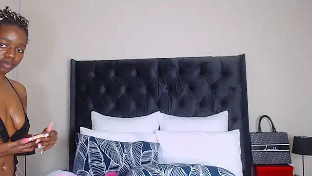 Snapshot of Sexynaughty_Gal chatting on 02-02-25, 11:32 Sexynaughty Gal online show from 02-02-25, 11:32