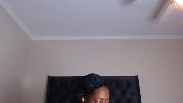 Sexynaughty Gal online show from 11-12-25, 09:25