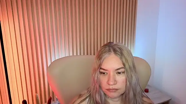 Snapshot of MarianL0ve chatting on 10-07-25, 02:47 MarianL0ve online show from 10-07-25, 02:47