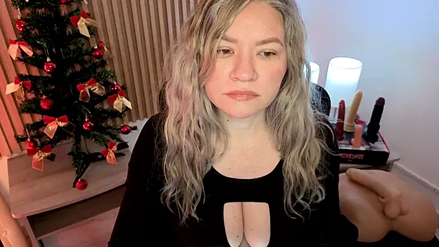 MarianL0ve online show from 11-29-25, 10:51