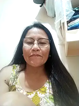 Snapshot of sizzling_babe chatting on 11-02-25, 01:13 sizzling babe online show from 11-02-25, 01:13