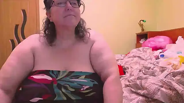 HugeTits online show from 11-25-25, 02:00