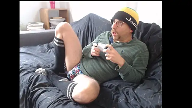 Snapshot of whiskyjane69 chatting on 10-14-25, 12:17 whiskyjane69 online show from 10-14-25, 12:17