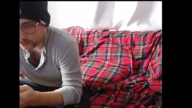 Snapshot of whiskyjane69 chatting on 11-12-25, 01:55 whiskyjane69 online show from 11-12-25, 01:55