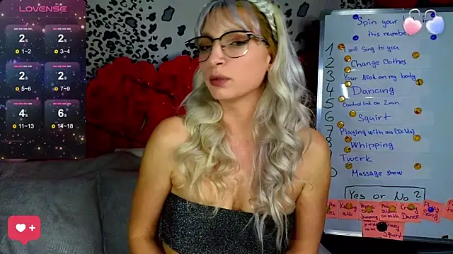 Snapshot of KittyMia chatting on 02-07-25, 08:10 KittyMia online show from 02-07-25, 08:10