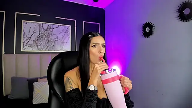 Snapshot of Samantha_Brooke chatting on 03-04-25, 01:17 Samantha Brooke online show from 03-04-25, 01:17