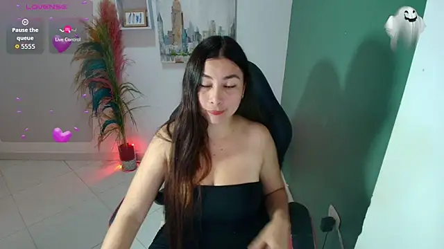 Snapshot of bella_99_ chatting on 01-06-26, 12:09 bella 99 online show from 01-06-26, 12:09